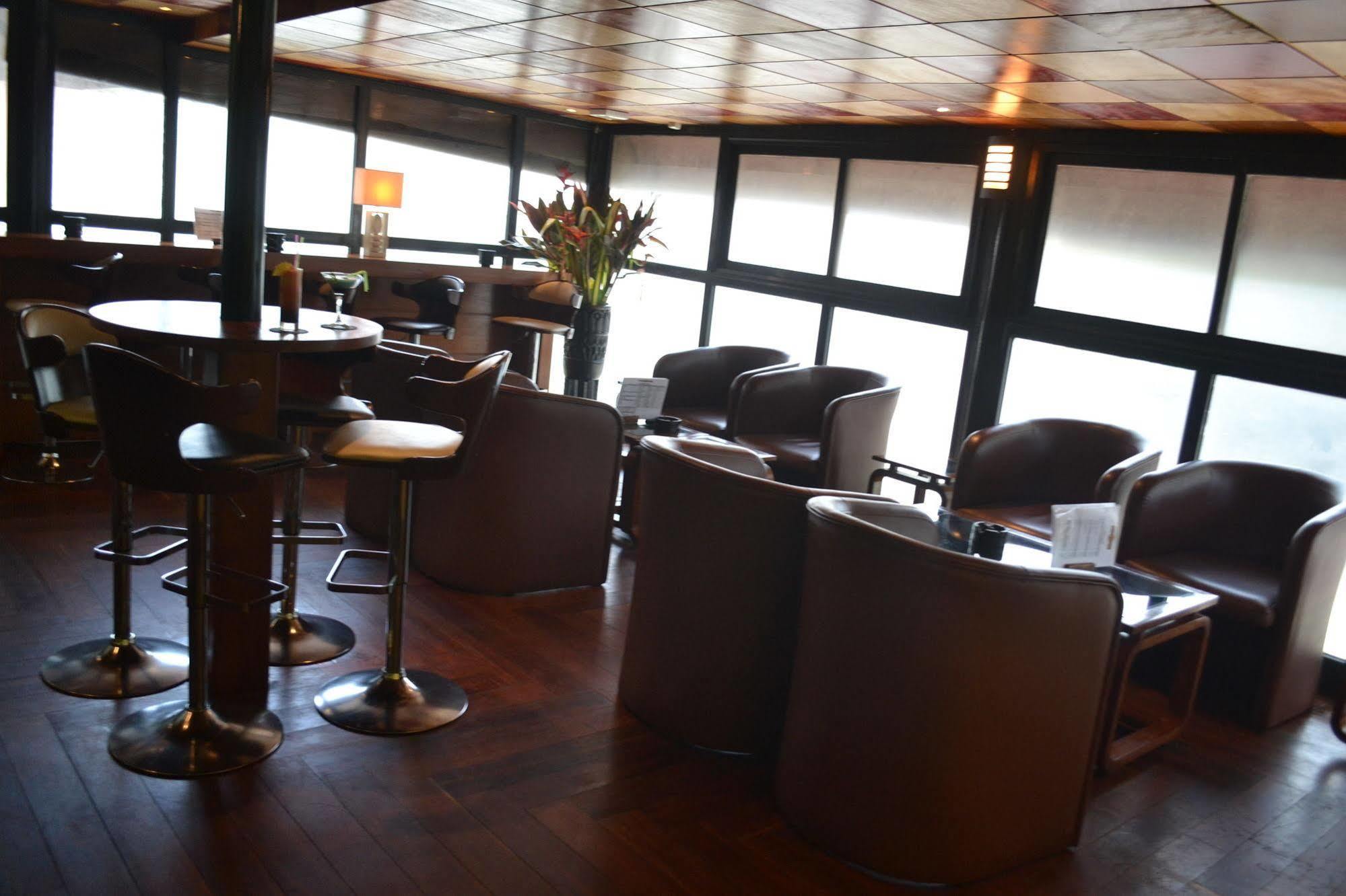 Planet Hotel Duala Zewnętrze zdjęcie